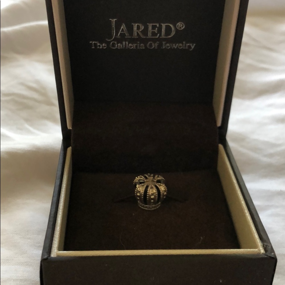Pandora crown charm
